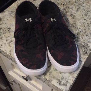 Under Armour youth size 6 shoes